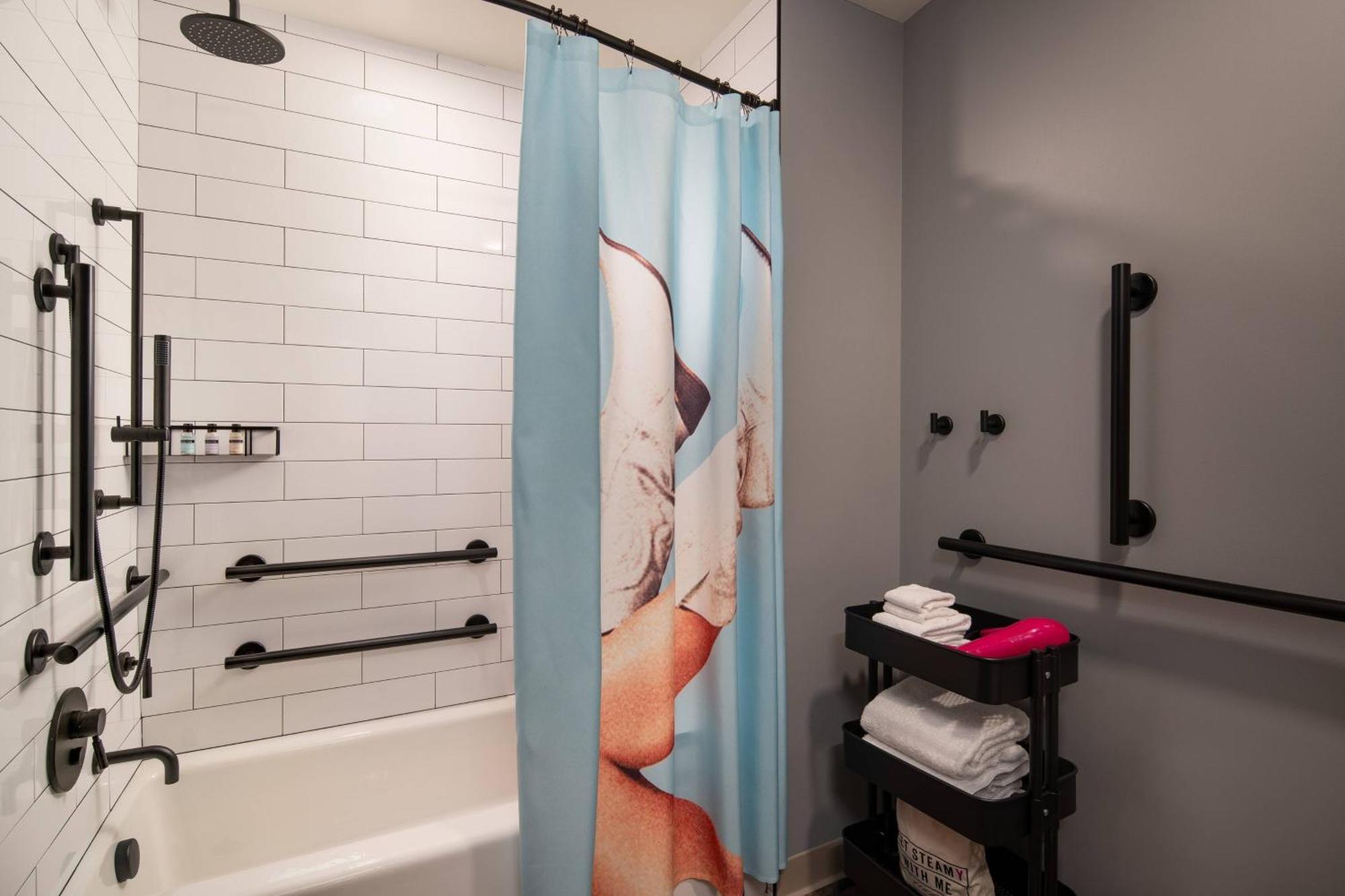 Hotel Moxy Portland Downtown Zewnętrze zdjęcie