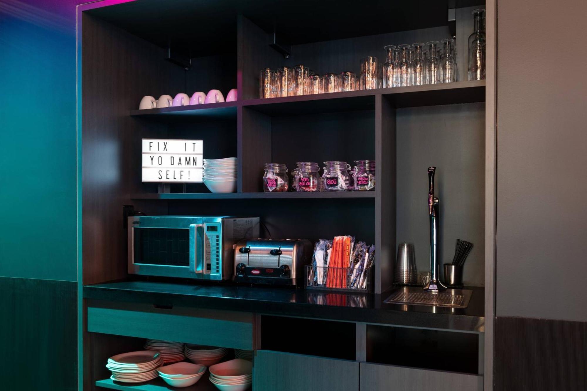 Hotel Moxy Portland Downtown Zewnętrze zdjęcie