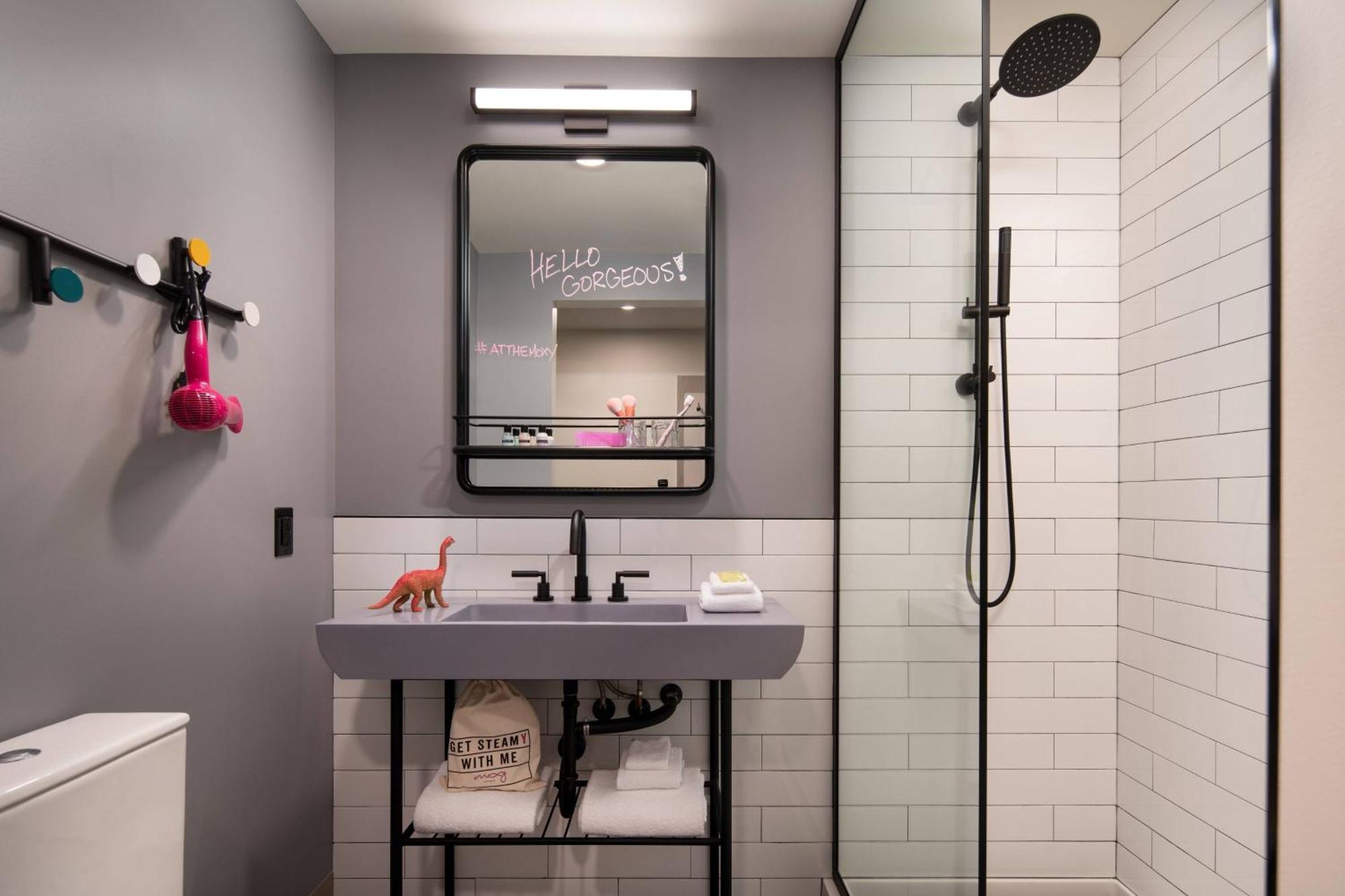 Hotel Moxy Portland Downtown Zewnętrze zdjęcie