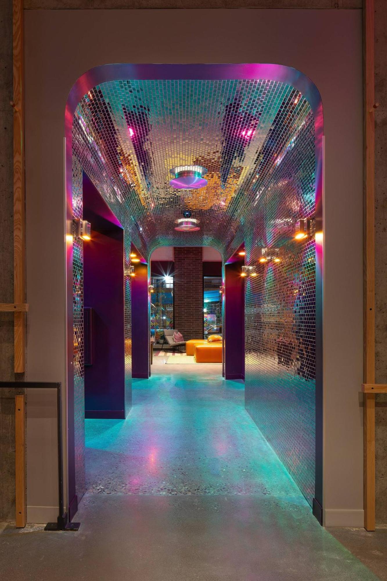 Hotel Moxy Portland Downtown Zewnętrze zdjęcie